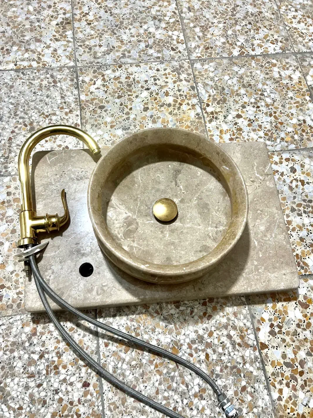 روشویی تمام سنگ جنس درجه یک باشیرخارجی|لوازم سرویس بهداشتی|شاهدشهر, |دیوار