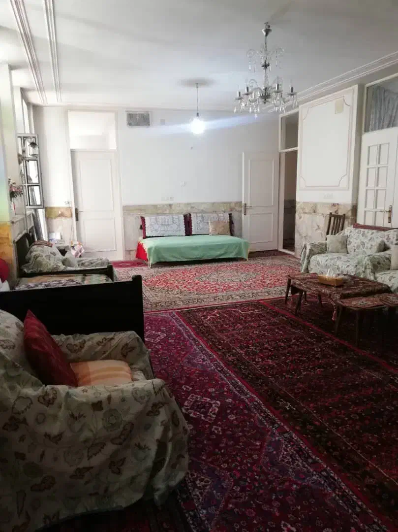 فروش خانه دو طبقه ویلایی استثنایی|فروش خانه و ویلا|قم, باغ شازده|دیوار