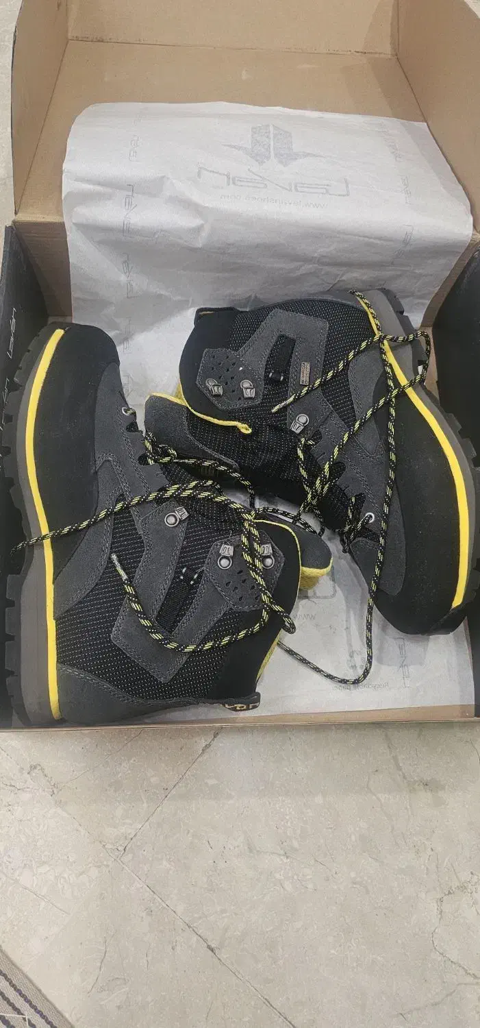 کفش کوهنوردی لاوان|کوهنوردی و کمپینگ|یزد, |دیوار