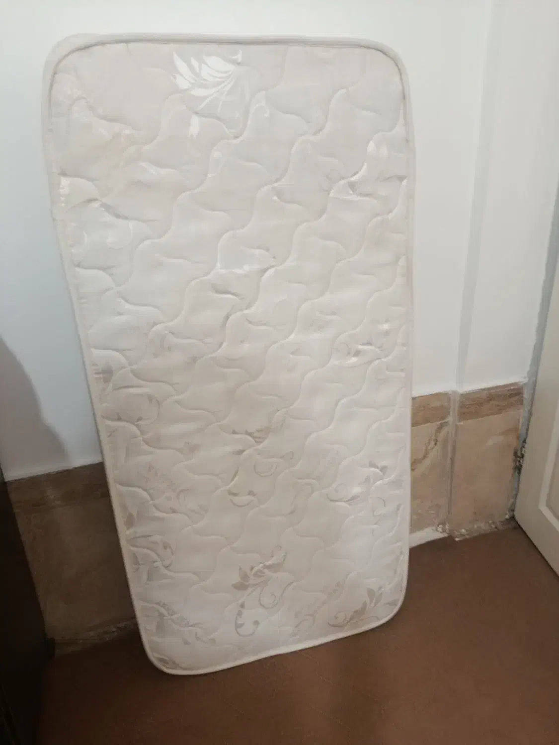 تشک|تشک تختخواب|سنندج, |دیوار