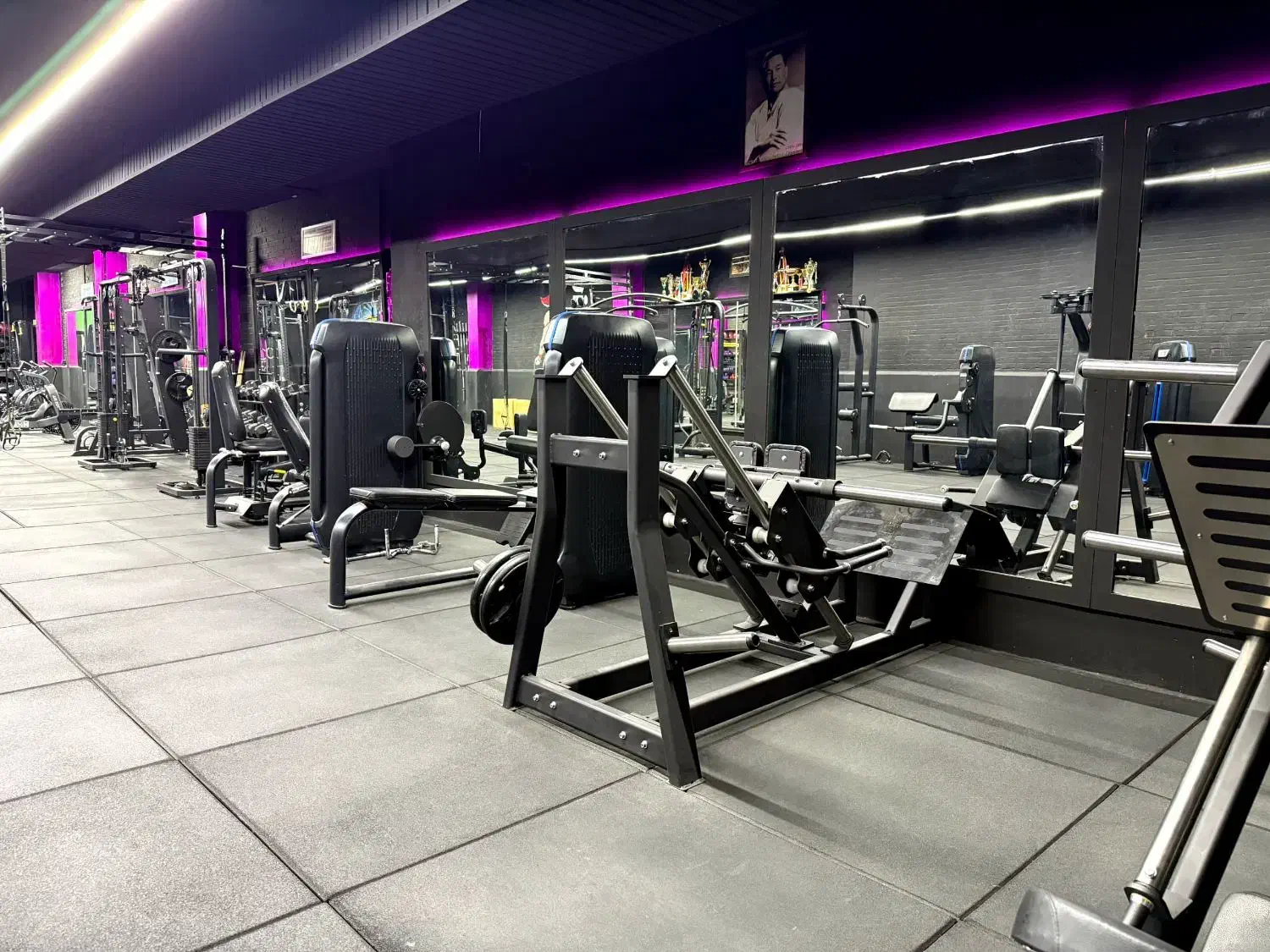 منشی باشگاه بانوان|استخدام اداری و مدیریت|اصفهان, کلمان|دیوار