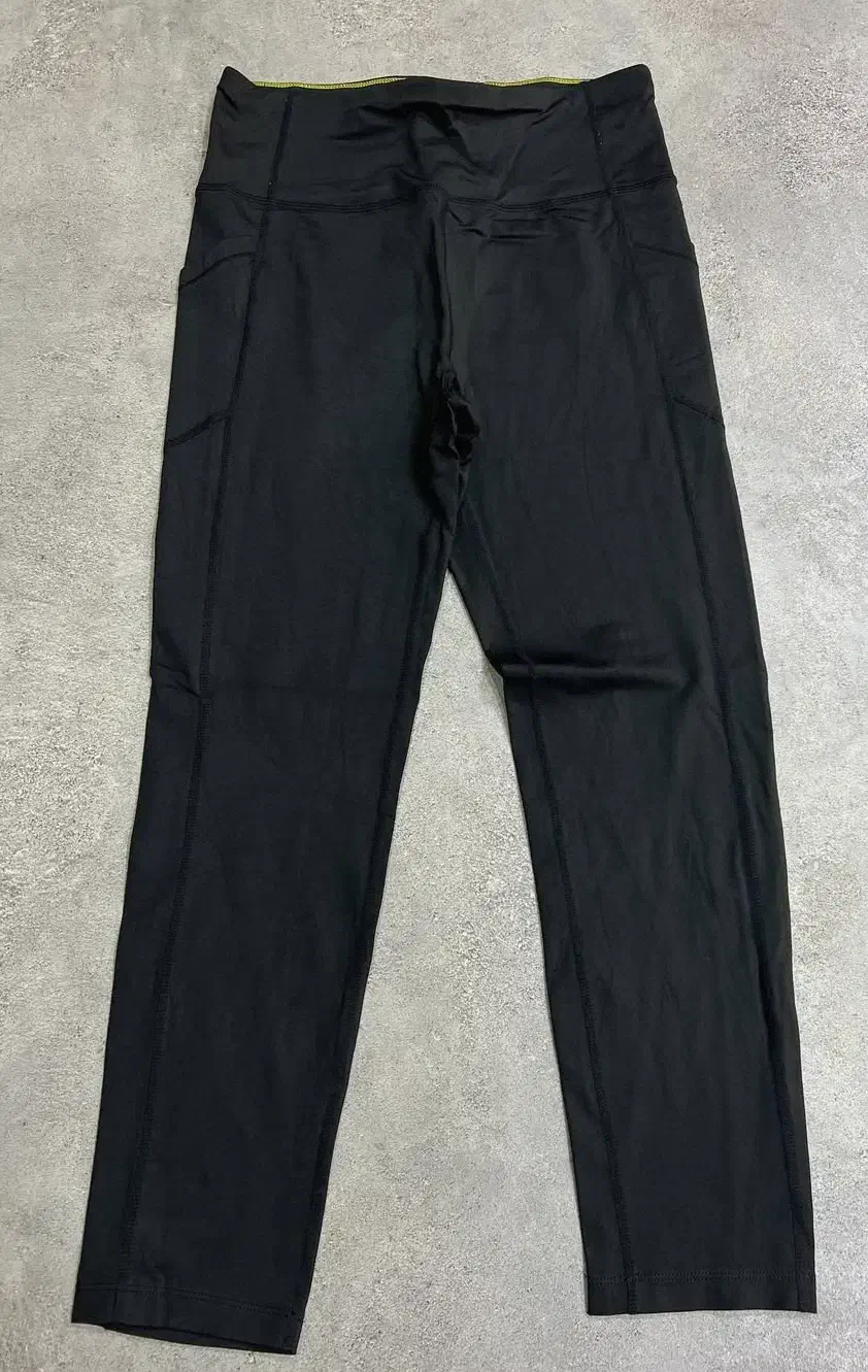 لگ ورزشی زنانه خارجی برند کاملا نو|لباس|شیراز, طلاب|دیوار