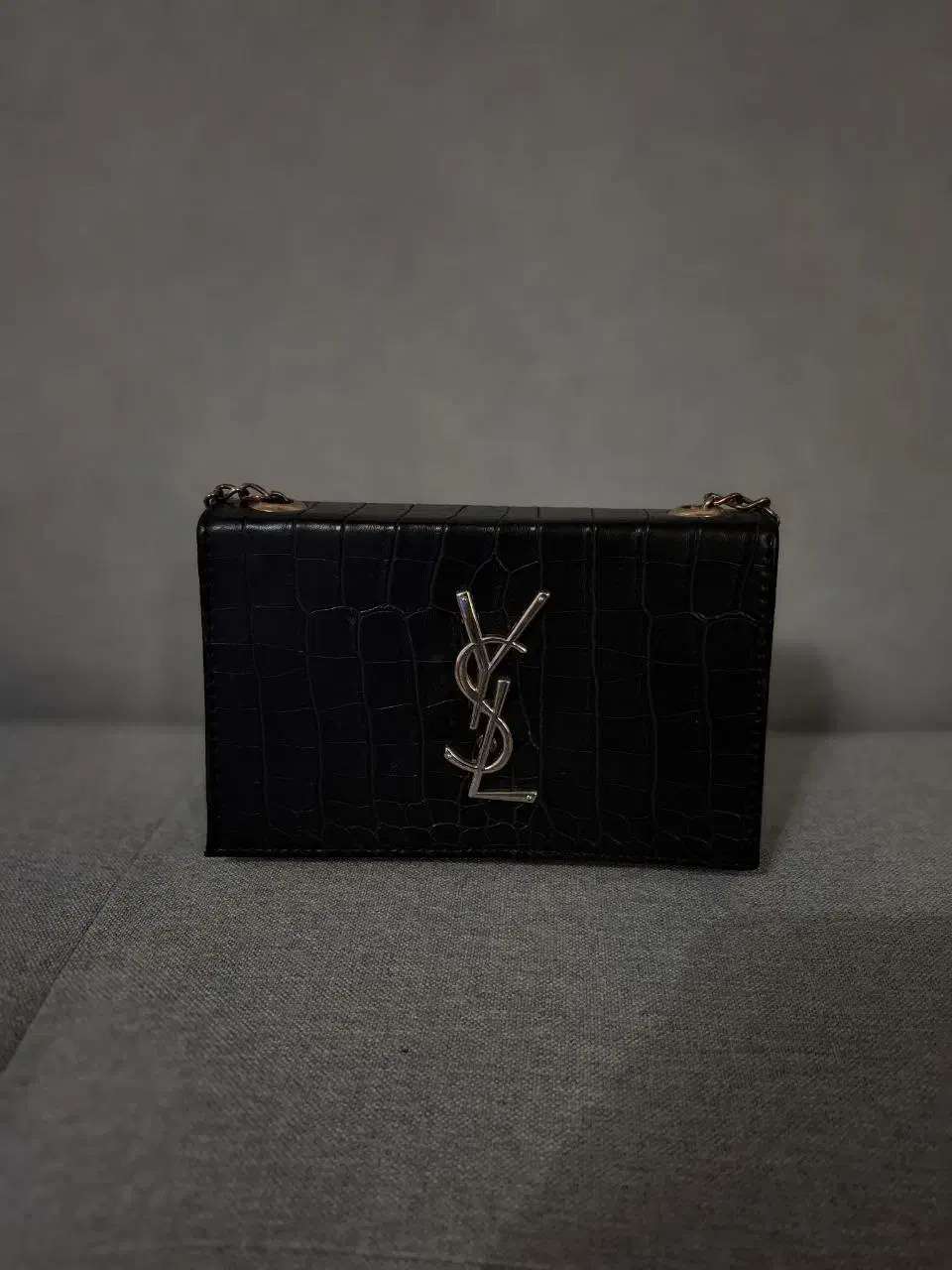 تعدادی کیف|کیف، کفش، کمربند|تبریز, |دیوار