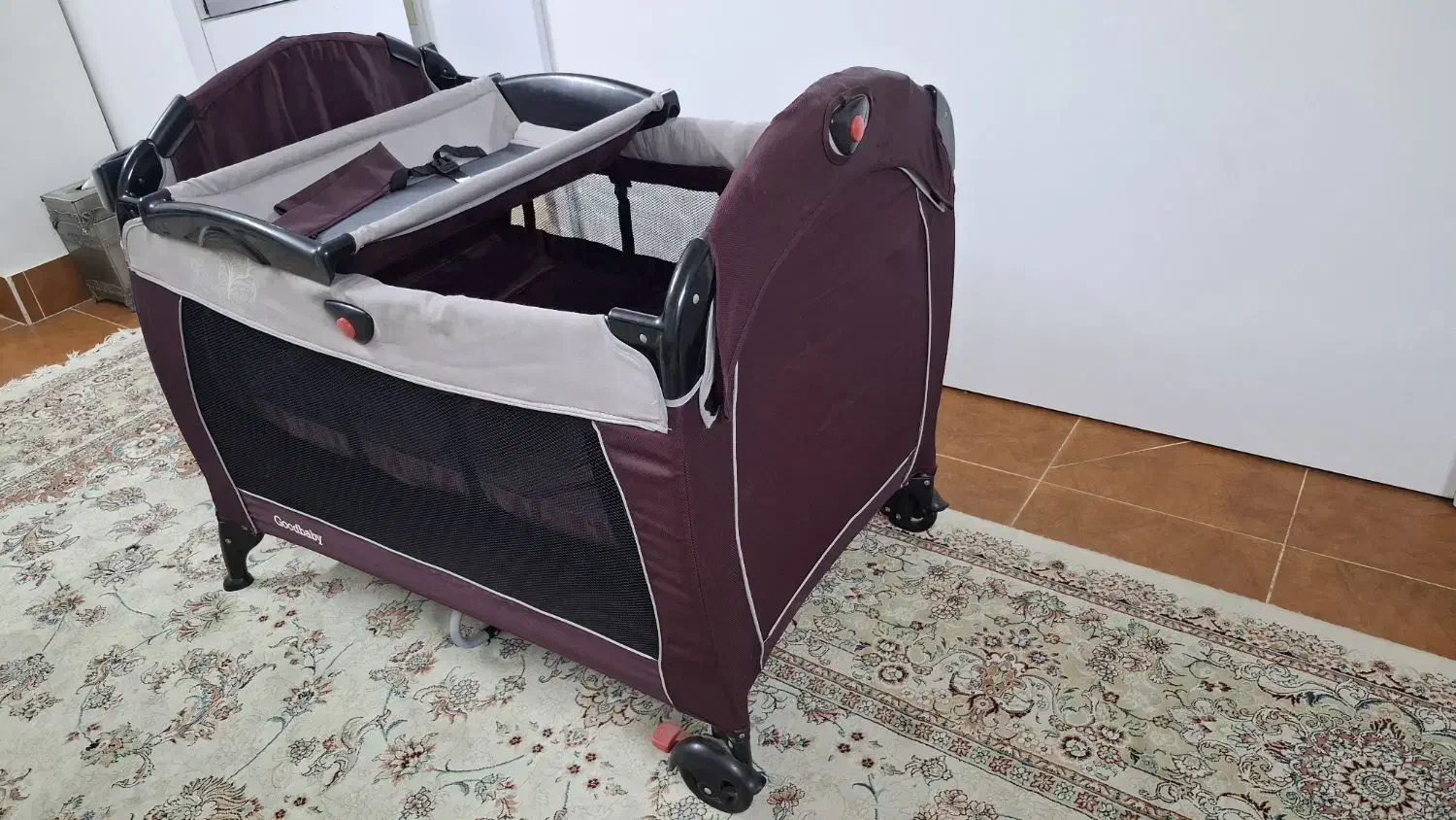 تخت نوزاد و کودک کنار مادر goodbaby|تخت و صندلی بچه|بندرعباس, |دیوار