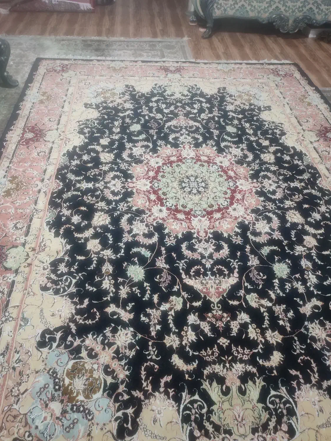 فرش وپشتی|فرش|رشت, سیا اسطلخ|دیوار