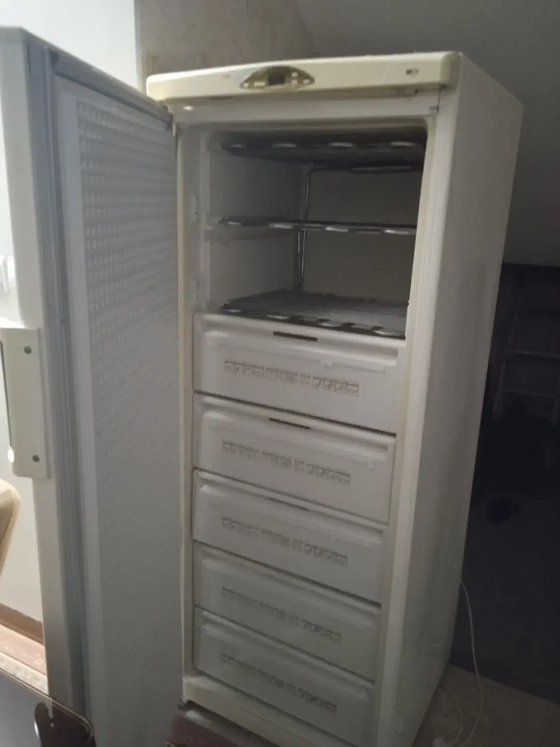 یک عدد فریزر بفروش میرسد.|یخچال و فریزر|شاهینشهر, شهرک میلاد|دیوار