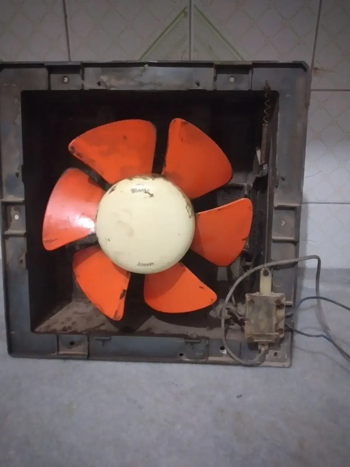 هوا کشی قدیمی سالم|پنکه و تصفیه‌کنندهٔ هوا|یزد, |دیوار