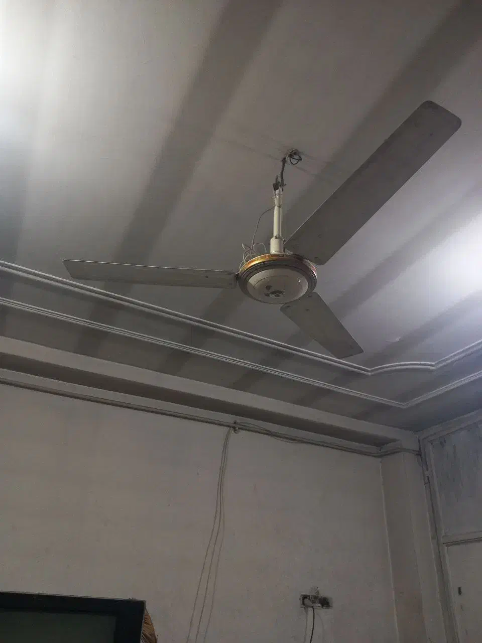 پنکه سقفی درحد و تظمینی خارجی|پنکه و تصفیهکنندهٔ هوا|گنبد کاووس, |دیوار