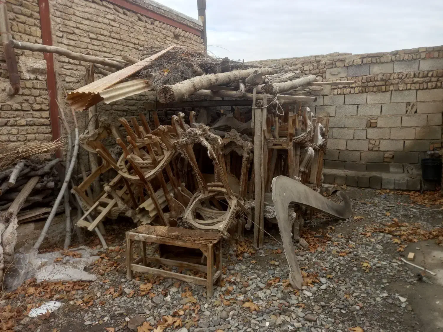 چوب روسی|صندلی و نیمکت|محمدشهر, عباس آباد|دیوار