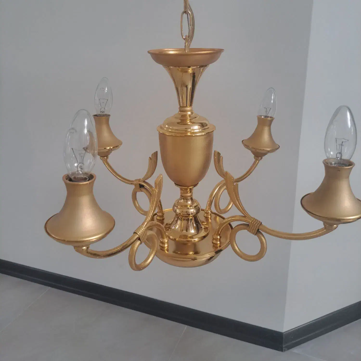 لوستر طلایی مات و براق طلایی رنگ|لوستر و چراغ آویز|کرمان, |دیوار