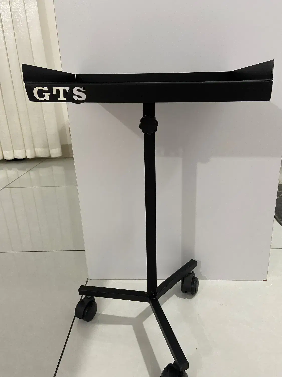 ترولی GTS|آرایشگاه و سالن‌های زیبایی|رزن, |دیوار