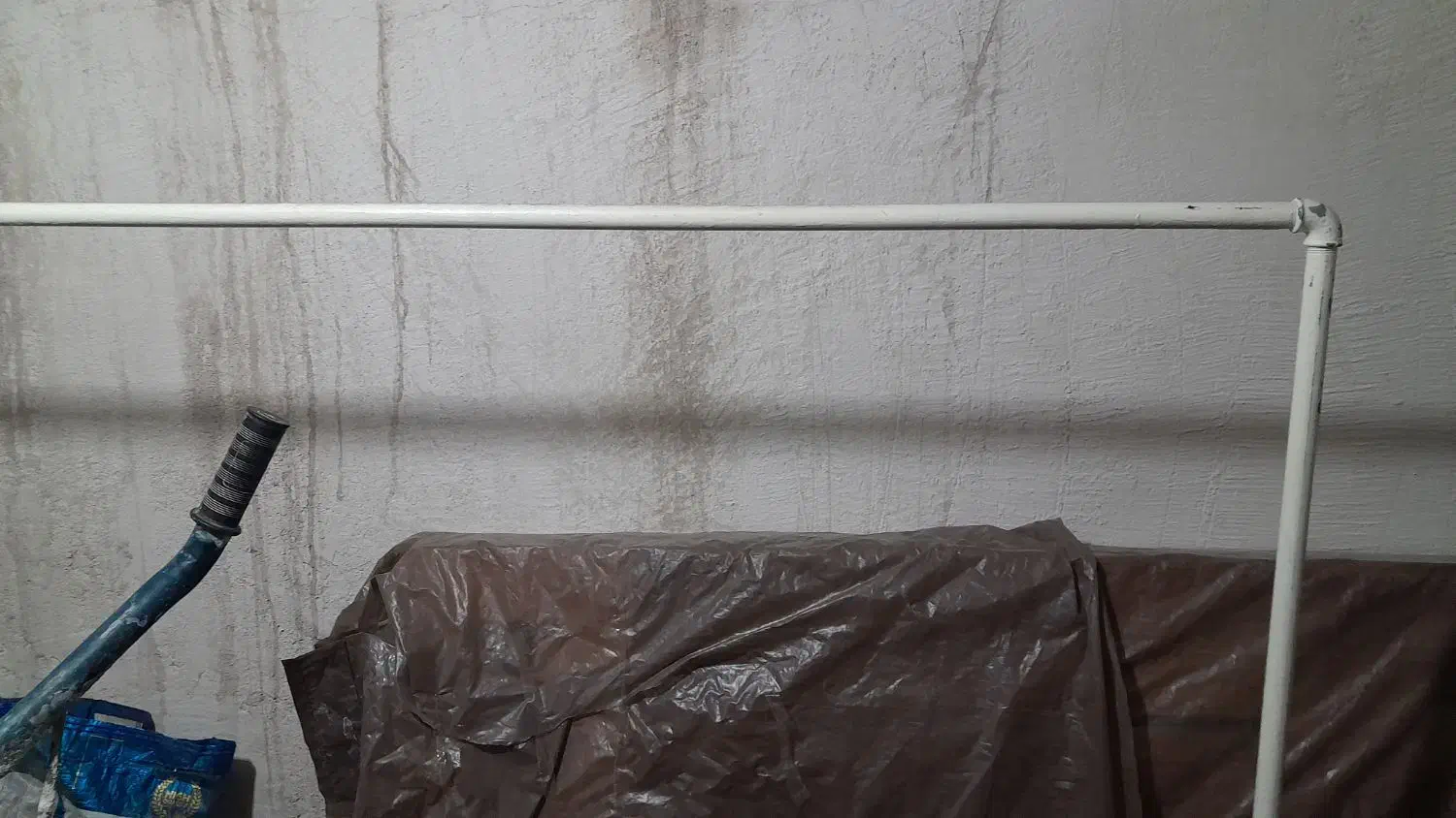 متن|بندرخت و رخت‌آویز|کوهدشت, |دیوار