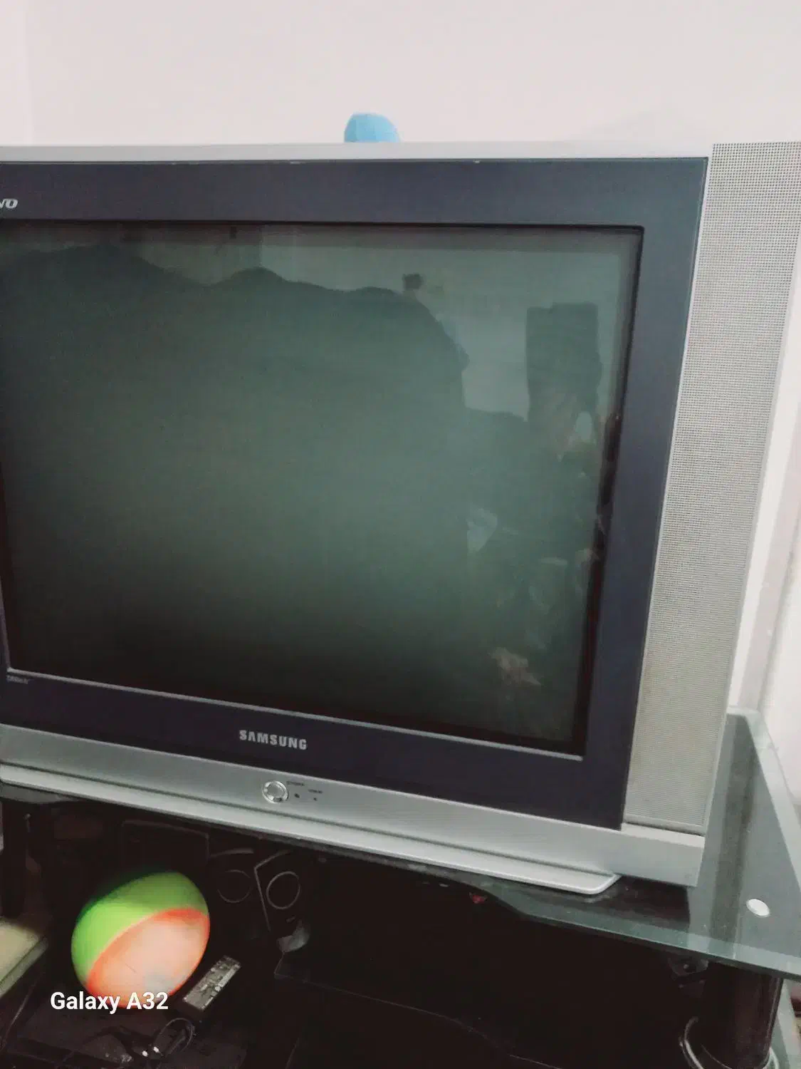 تلویزیون ۲۹ سامسونگ بازیرتلویزیون شیشه ای مشکی|تلویزیون و پروژکتور|اسلامآباد غرب, |دیوار