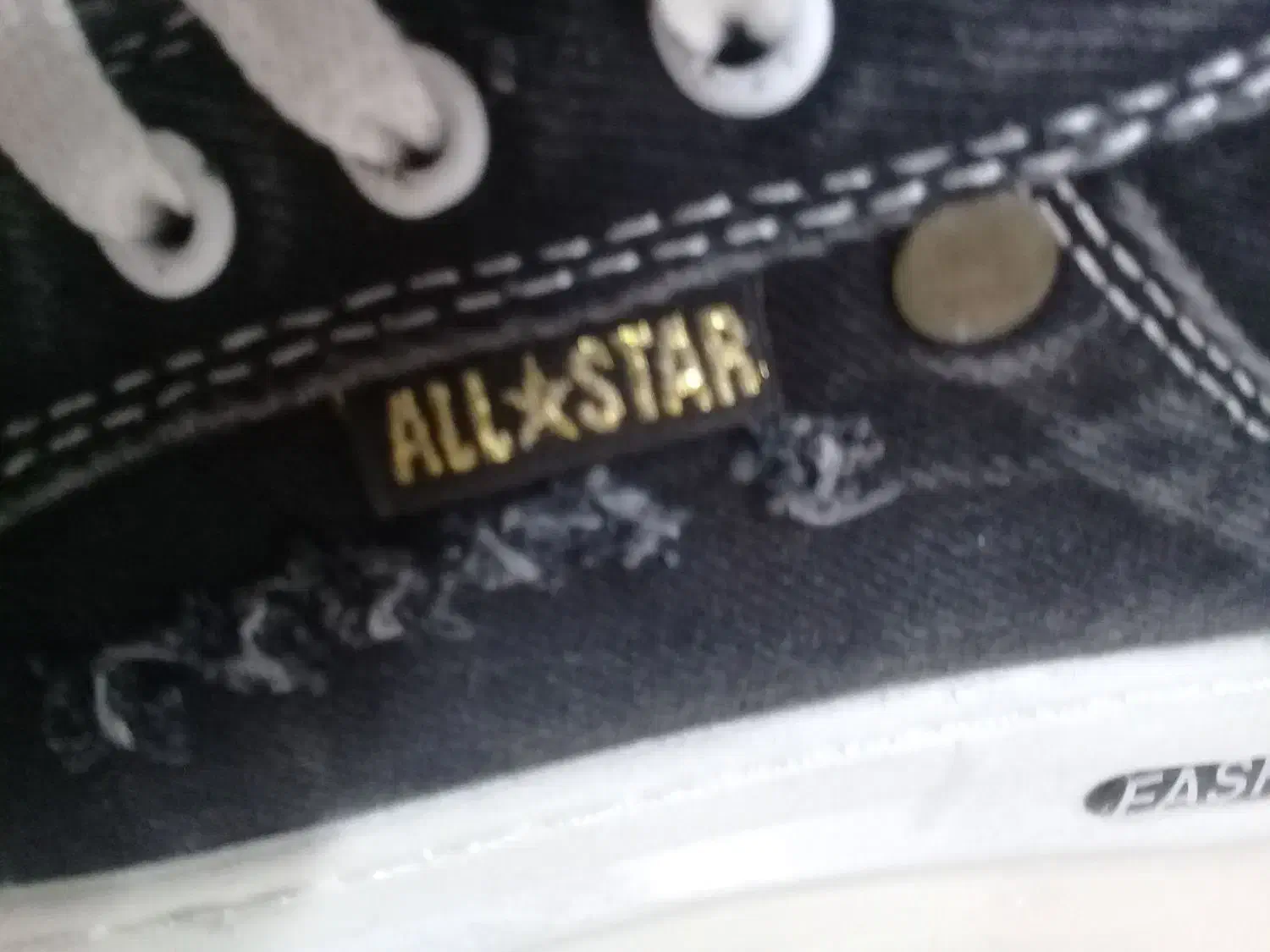 کتونی مشکی طرح لی اسپورت|کیف، کفش، کمربند|اندیشه, اندیشه فاز ۱|دیوار