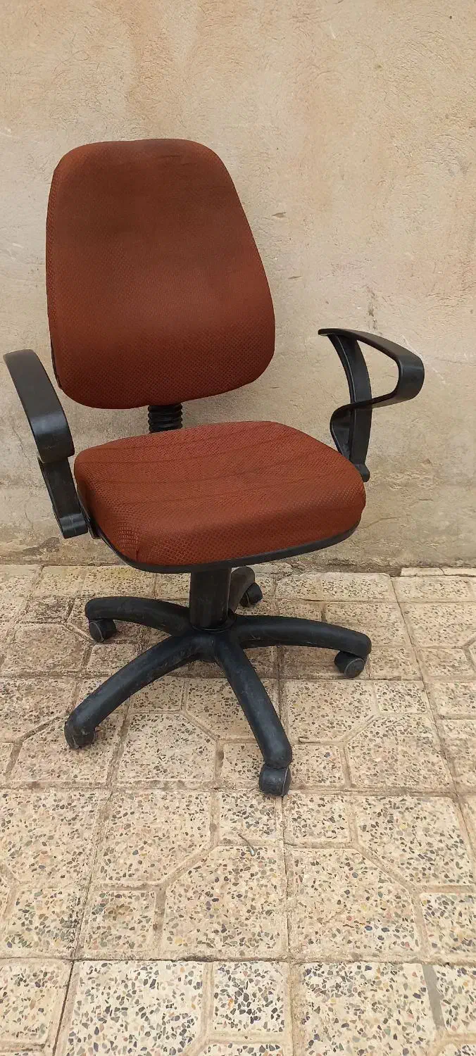 صندلی گردون|صندلی و نیمکت|میانه, |دیوار