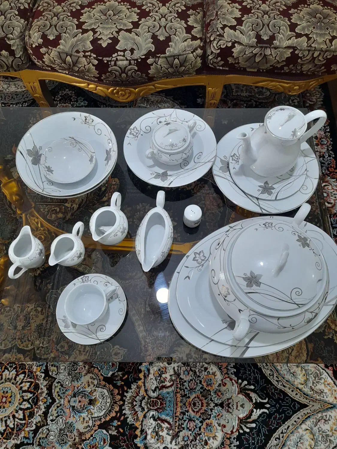 سرویس چینی ۱۸ نفره|ظروف سرو و پذیرایی|شیراز, جوادیه|دیوار