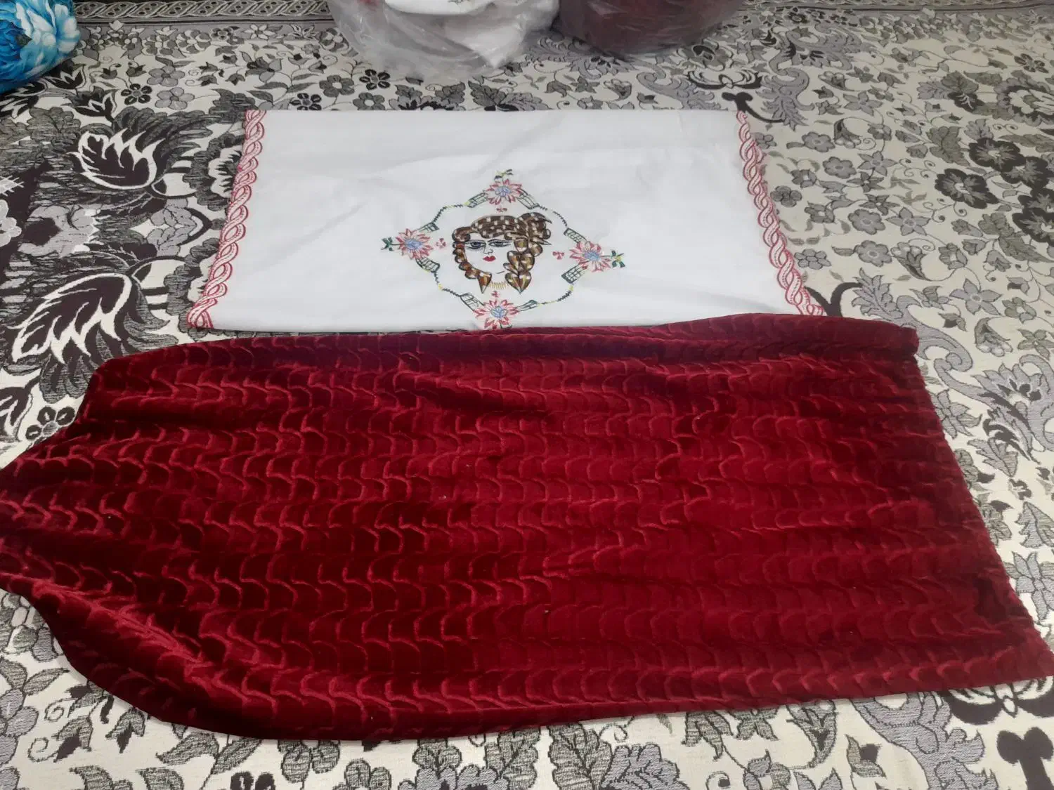 بالش گلدوزی شده|رختخواب، بالش، پتو|قم, ولیعصر|دیوار