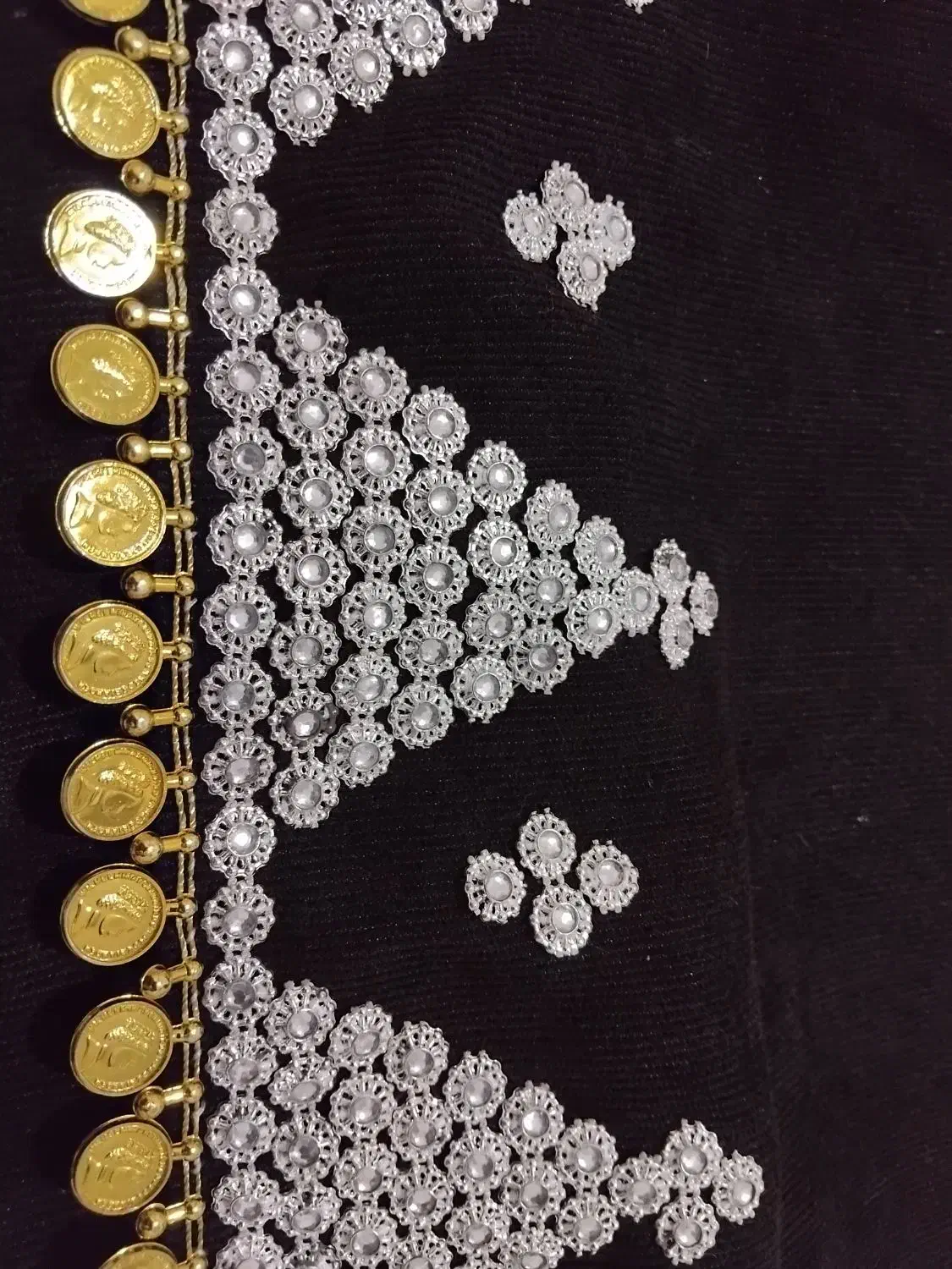 لَچک بختیاری|لباس|خمینی‌شهر, |دیوار