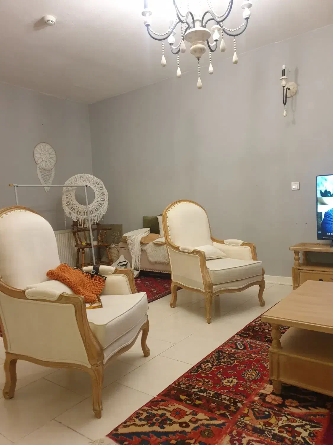 نیم ست فرانسوی|مبلمان خانگی و میز عسلی|پردیس, فاز ۳|دیوار