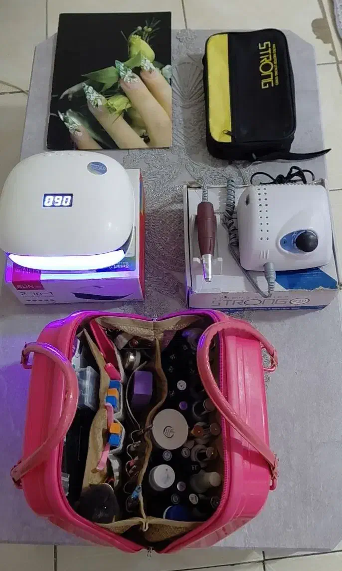 لوازم کاشت ناخن تحویل وسایل نهاوندارسالم دارم|آرایشی، بهداشتی، درمانی|همدان, |دیوار