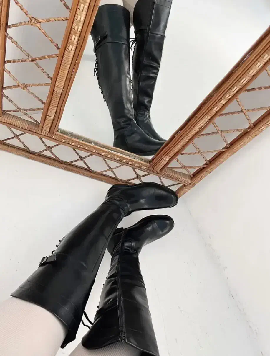 پوتین بلند|کیف، کفش، کمربند|گرگان, |دیوار