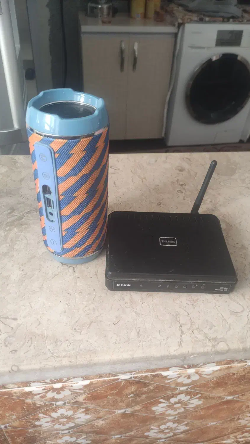 فروش وایفای مخابرات و یک اسپیکر|مودم و تجهیزات شبکه|بوکان, |دیوار