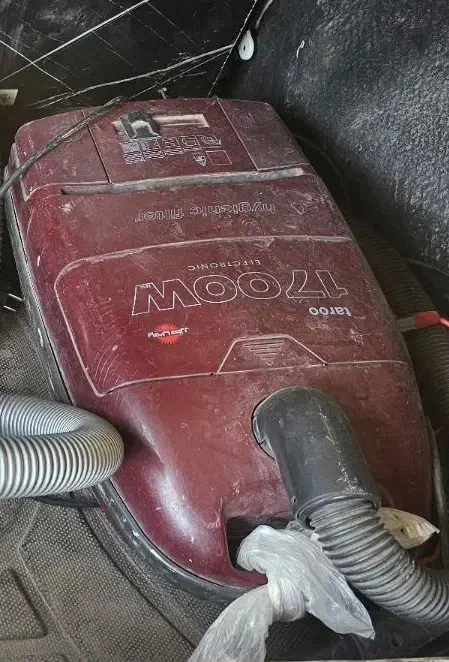 جارو برقی کاملا سالم|جاروبرقی، جارو شارژی، بخارشو|زرند, |دیوار