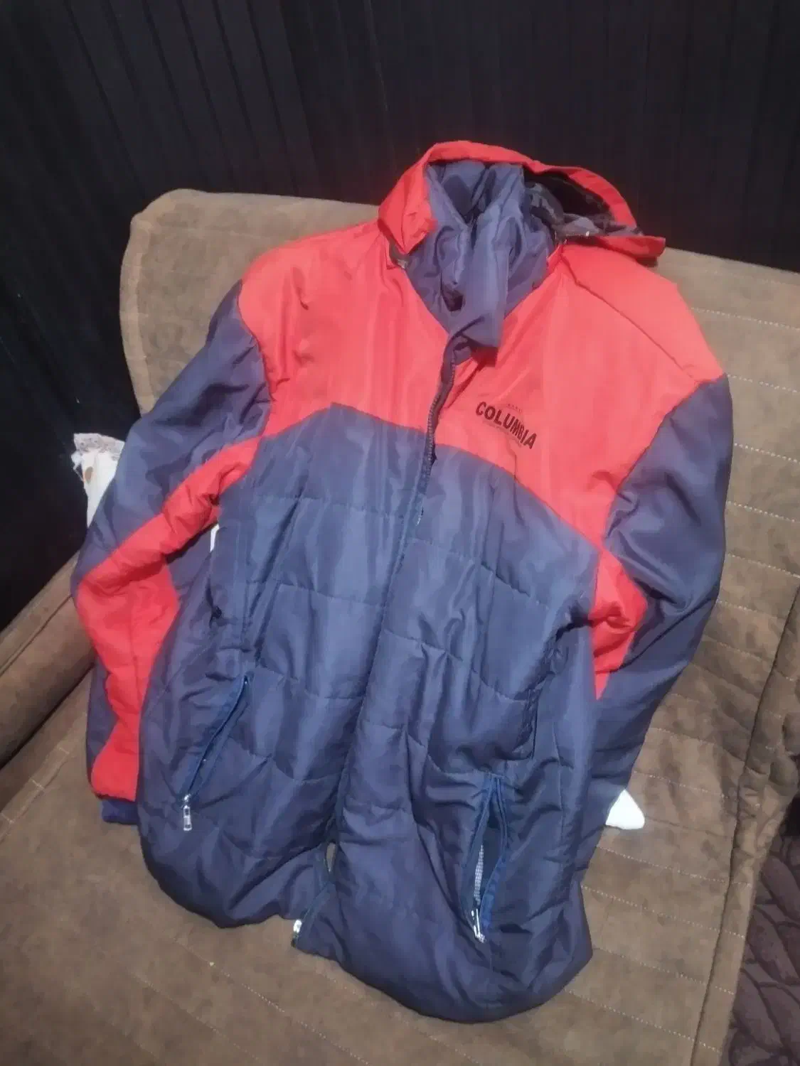 کاپشن|لباس|قم, شاد قلی|دیوار