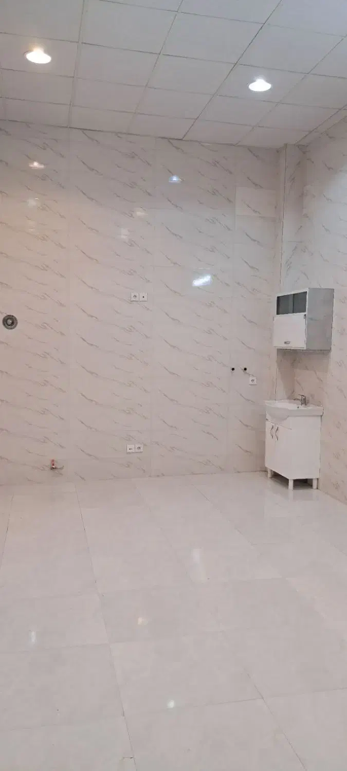 مغازه تجاری جهت اجاره.کاشی .کف سرامیک.۲۸متر|اجارهٔ مغازه و غرفه|بجنورد, |دیوار