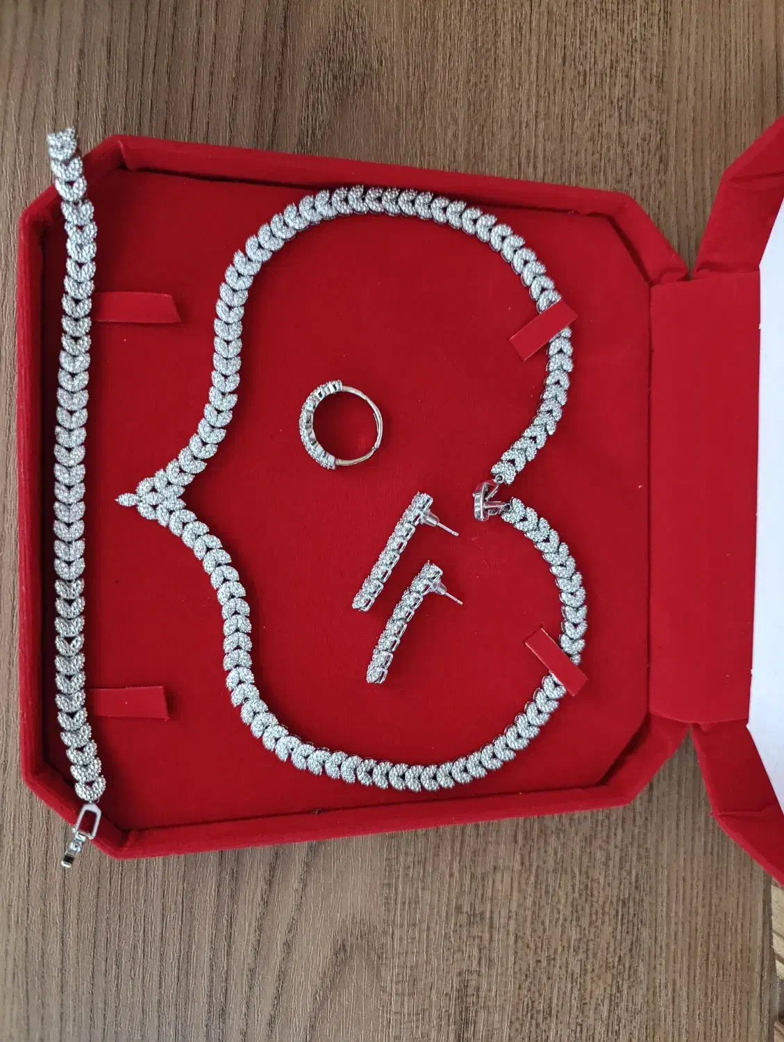 سرویس ۴ تیکه عروس طرح جواهر بدل رنگ ثابت|بدلیجات|پاکدشت, پاکدشت (مامازند)|دیوار