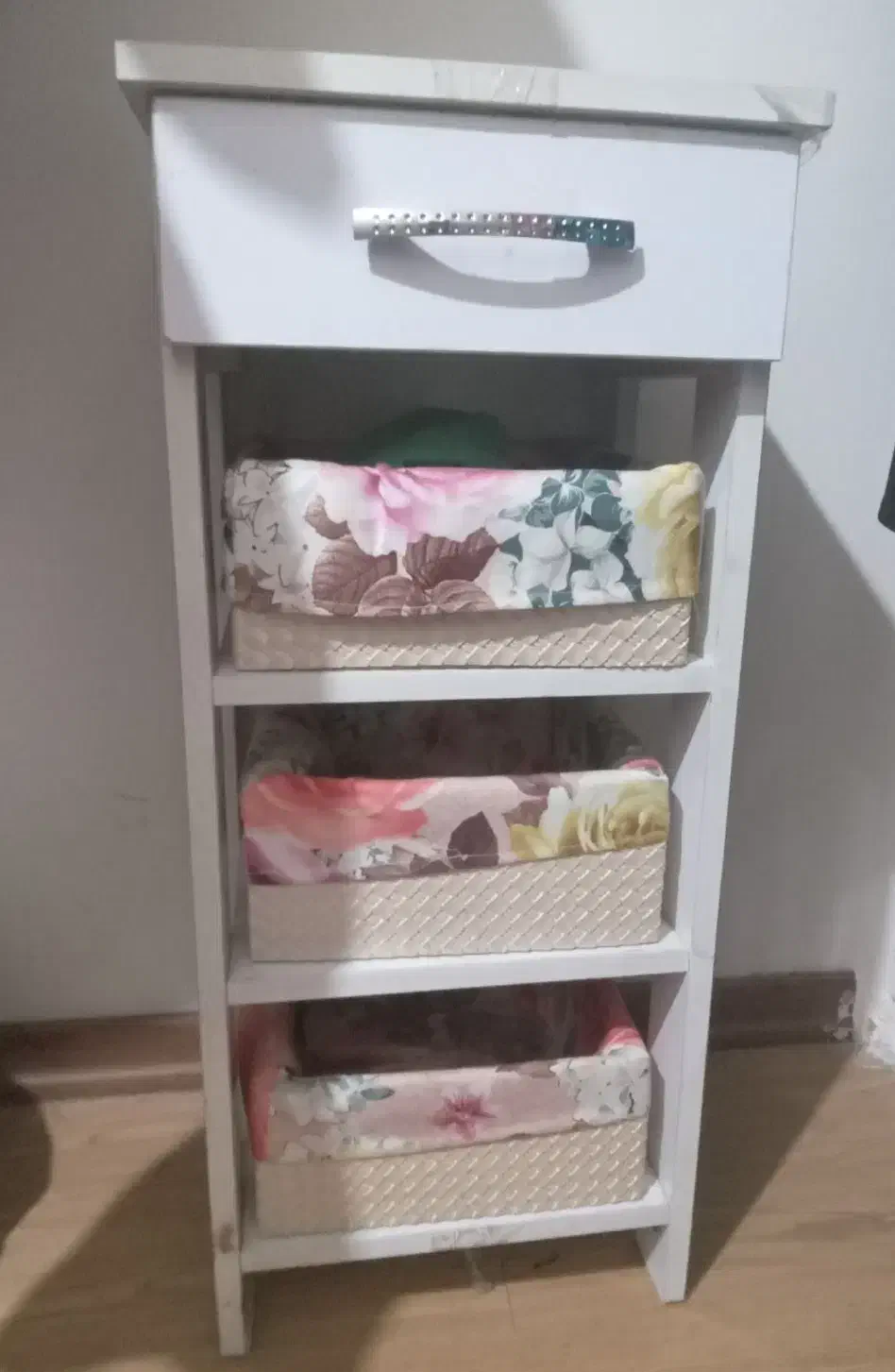 میزچرخ خیاطی واتو|بوفه، ویترین، کنسول|مشهد, چهارچشمه|دیوار