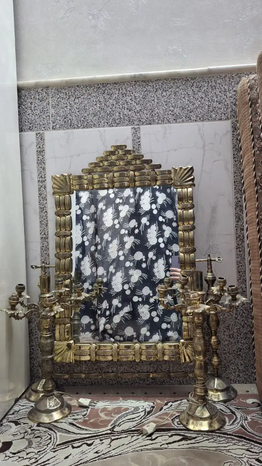 گلدان گل و آینه شمعدان|صنایع دستی و سایر لوازم تزئینی|قم, سراجه (۱۵ خرداد)|دیوار