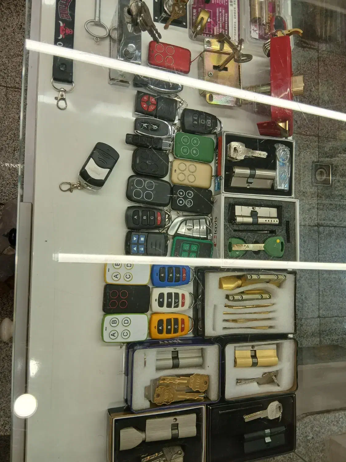 قفل و کلید سازی|خدمات پیشه و مهارت|فردیس, فردیس|دیوار