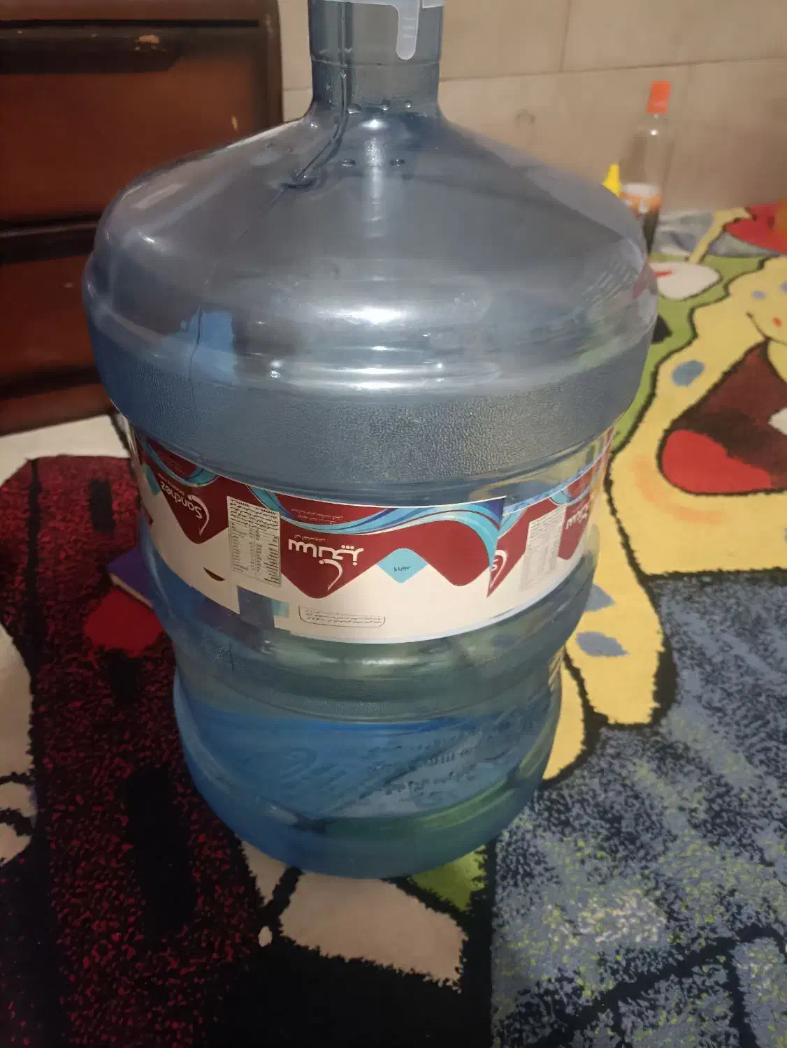 گالون آب|ظروف نگهدارنده، پلاستیکی، یکبارمصرف|کیش, |دیوار