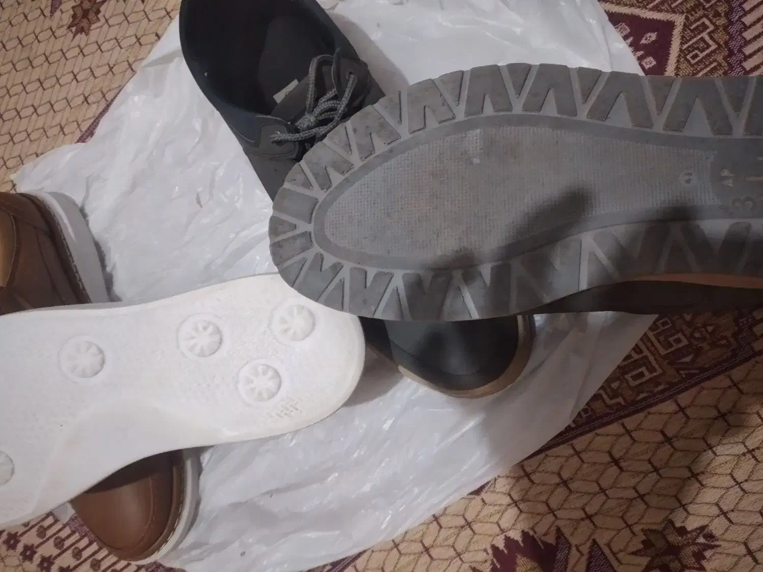 کفش|کیف، کفش، کمربند|تربت جام, فاز ۳ فرهنگیان|دیوار