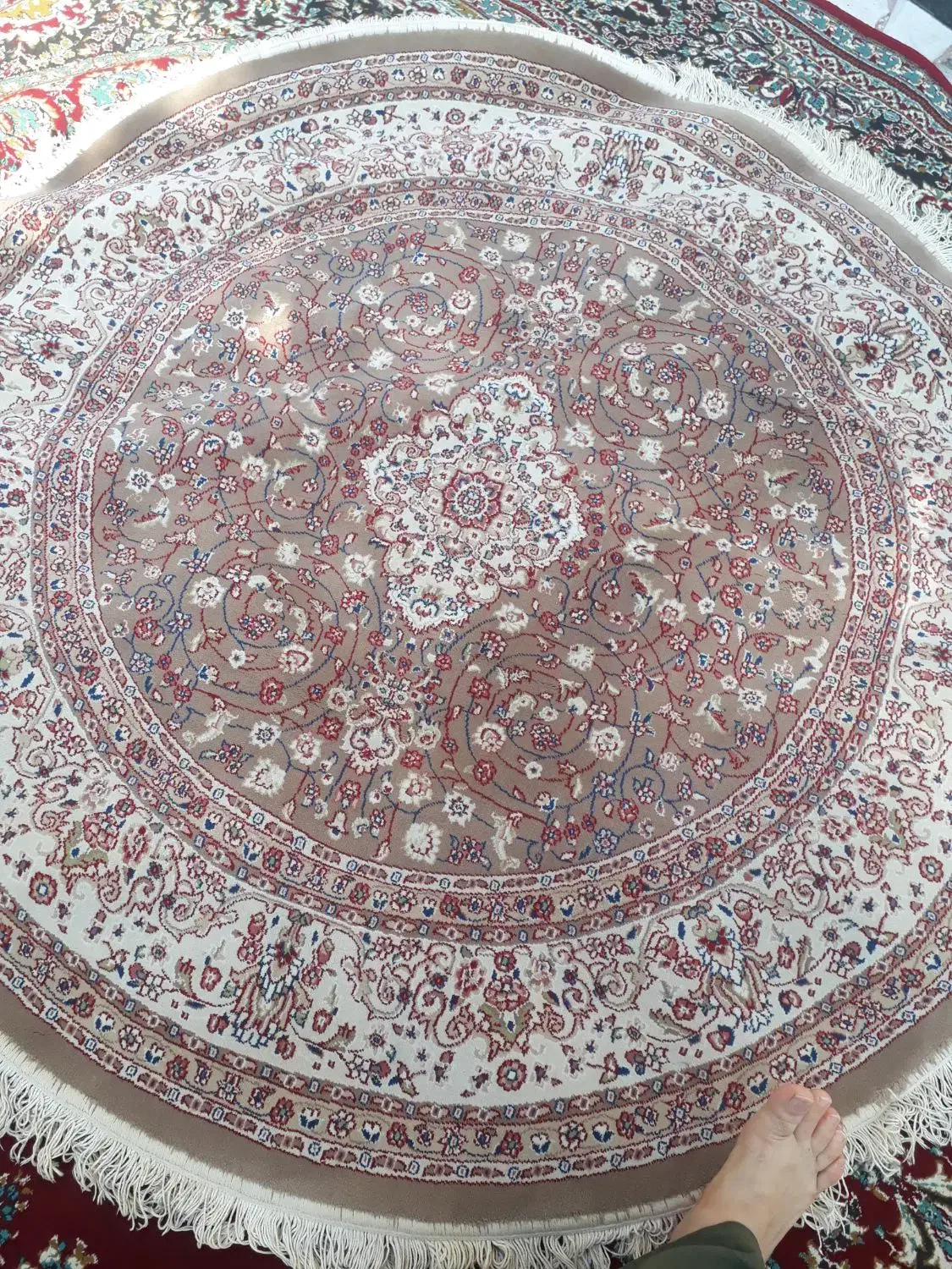 قالیچه گرد|فرش|صومعه‌سرا, |دیوار