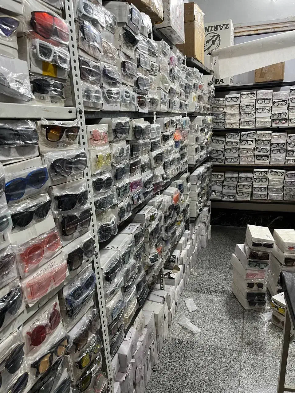 پخش عمده عینک آفتابی زنانه مردانه بلوکات و....|زیورآلات و اکسسوری|نسیم‌شهر, |دیوار