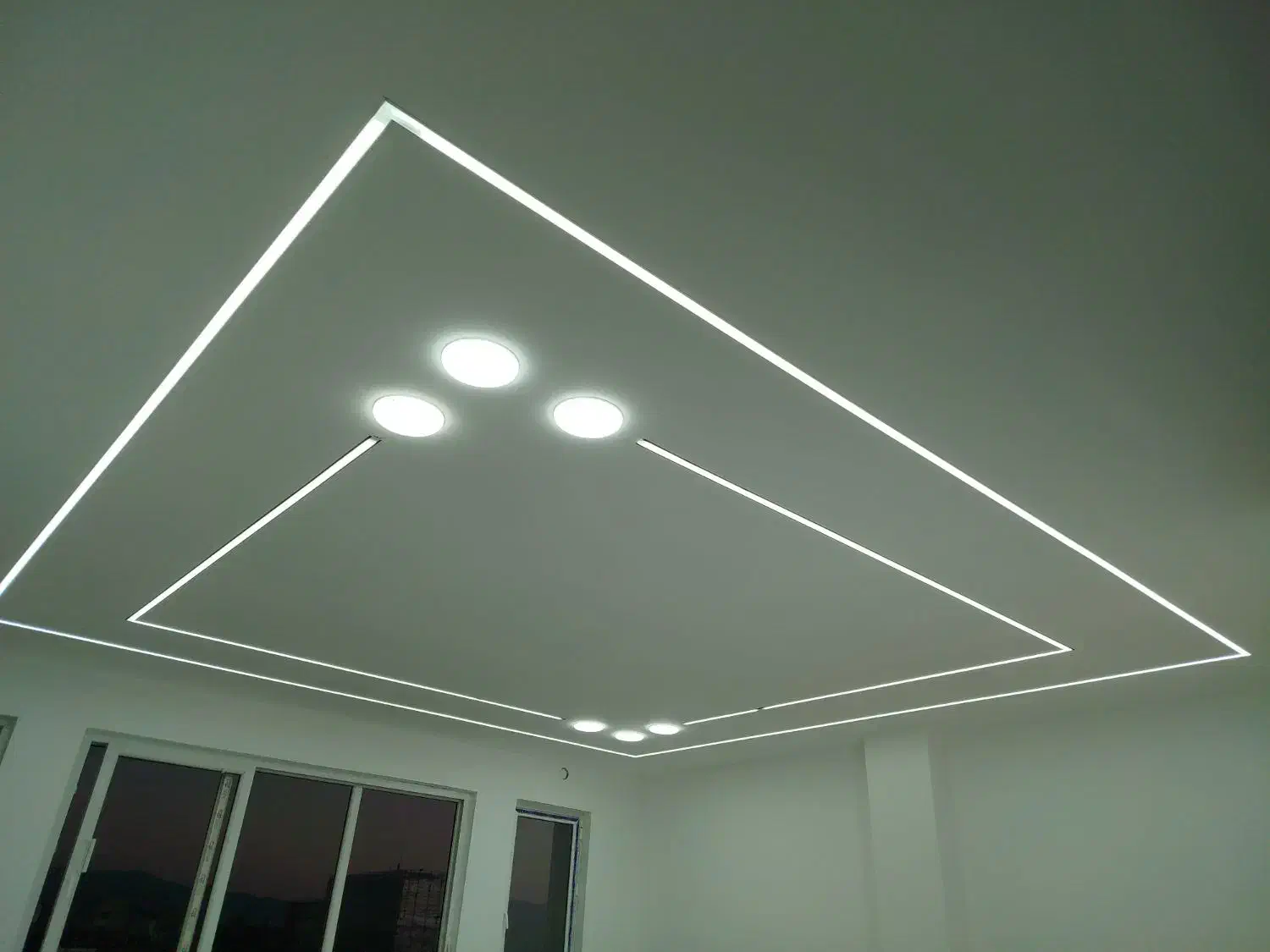 نصب ومنتاژ وتعمیرلوستر و تعمیرات برق ساختمان|خدمات پیشه و مهارت|یاسوج, |دیوار