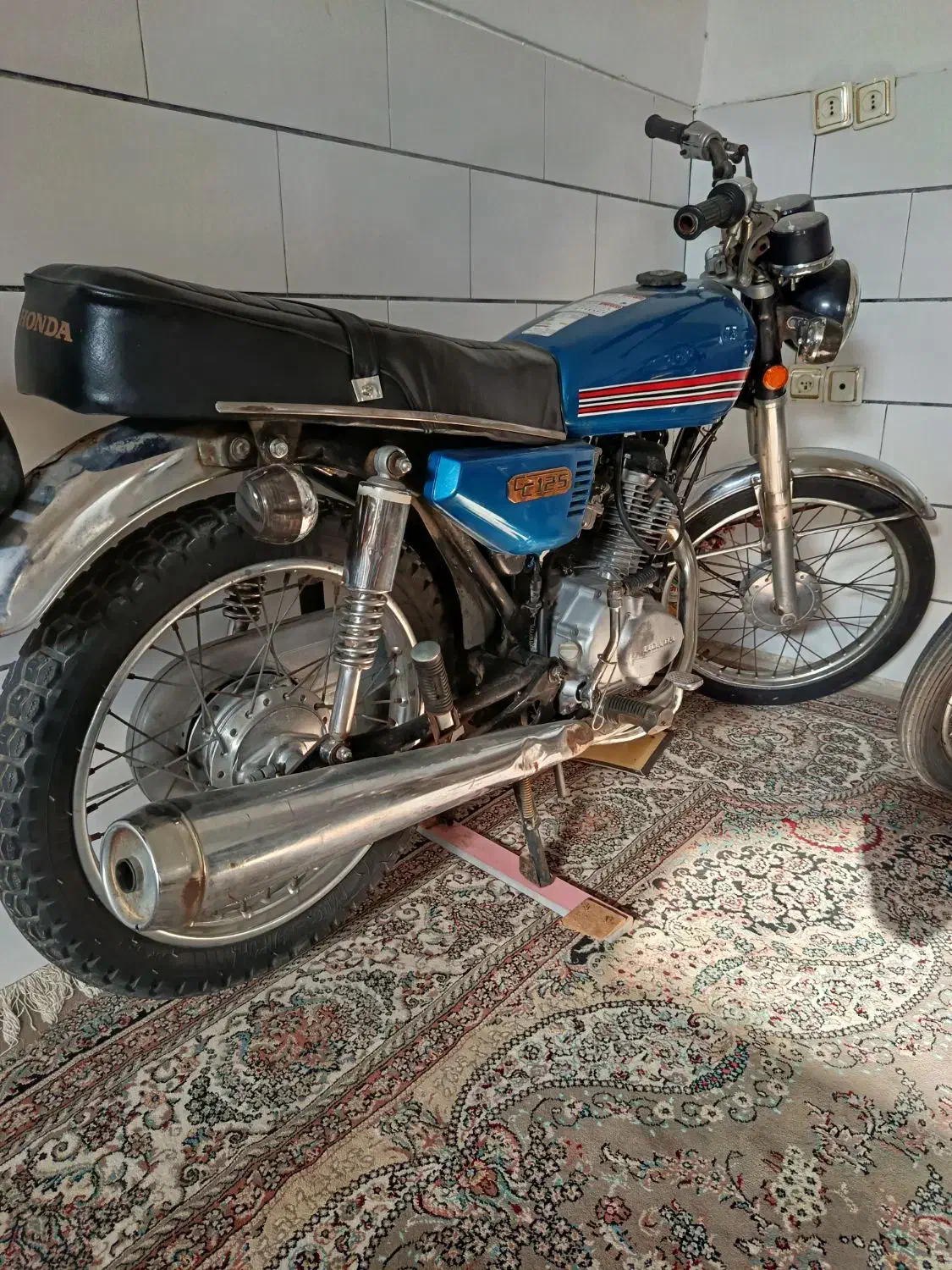 سی جی ژاپن برگ اوراق|موتورسیکلت|کمیجان, |دیوار