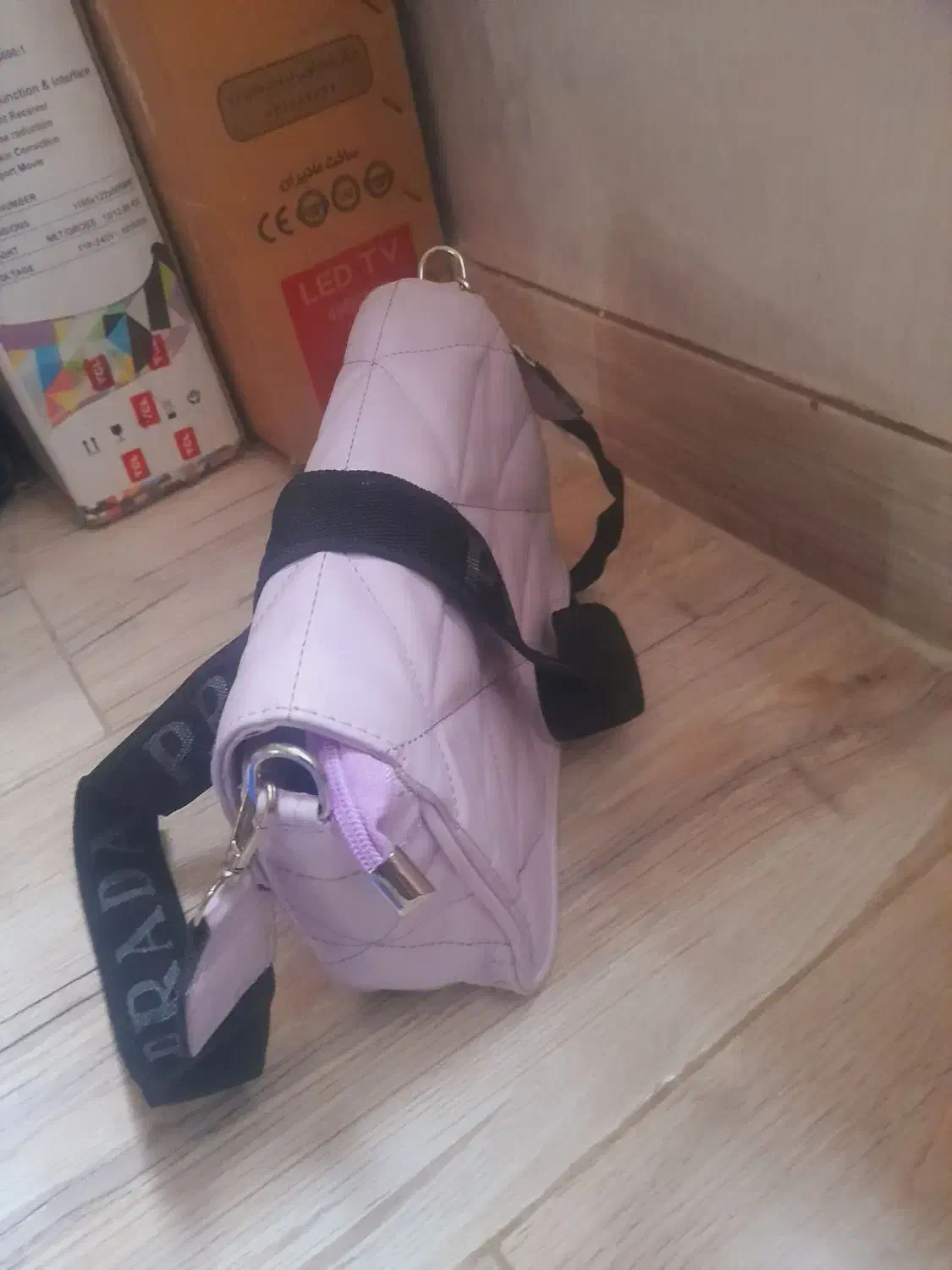 کیف‌جا‌دار‌بزرگ‌دخترونه‌بنفش کمرنگ‌‌استفاده‌نشده|کیف، کفش، کمربند|رشت, نخودچر|دیوار