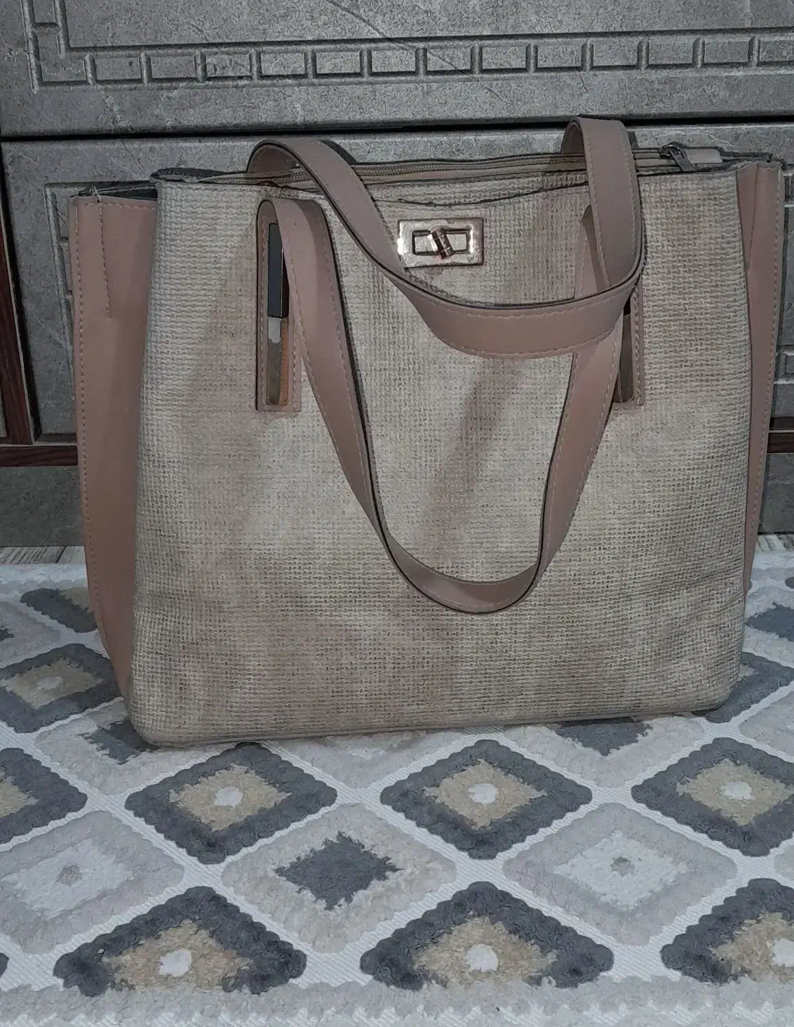 کیف|کیف، کفش، کمربند|پیشوا, |دیوار