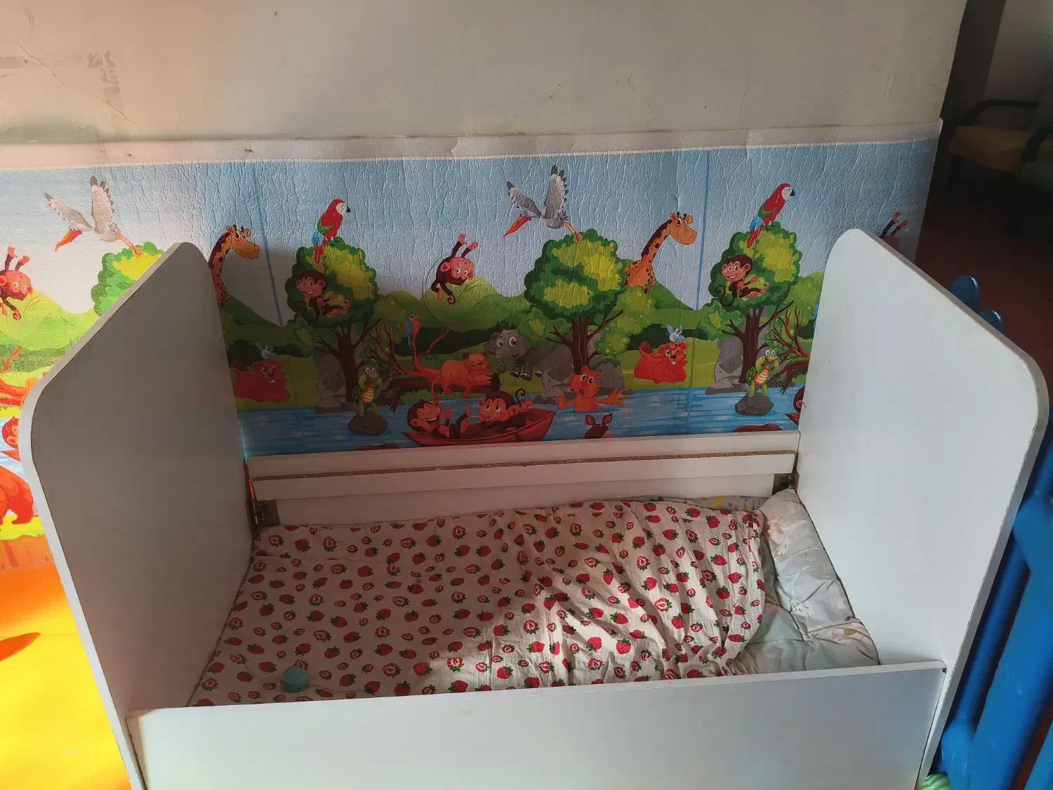 تخت کودک|تخت و صندلی بچه|فولادشهر, A3|دیوار