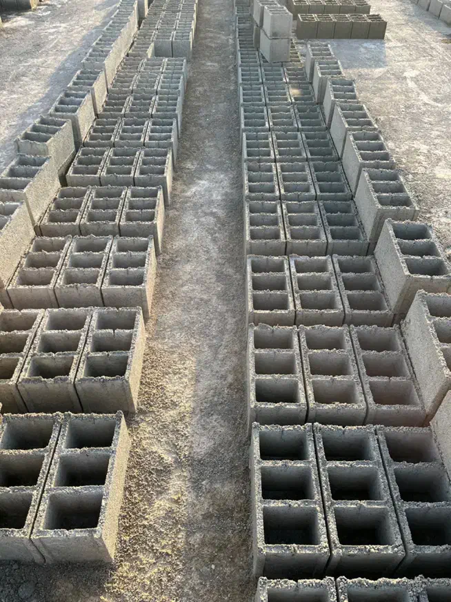 استخدامی کارگر بلوک زنی|استخدام معماری، عمران و ساختمانی|اسفراین, |دیوار