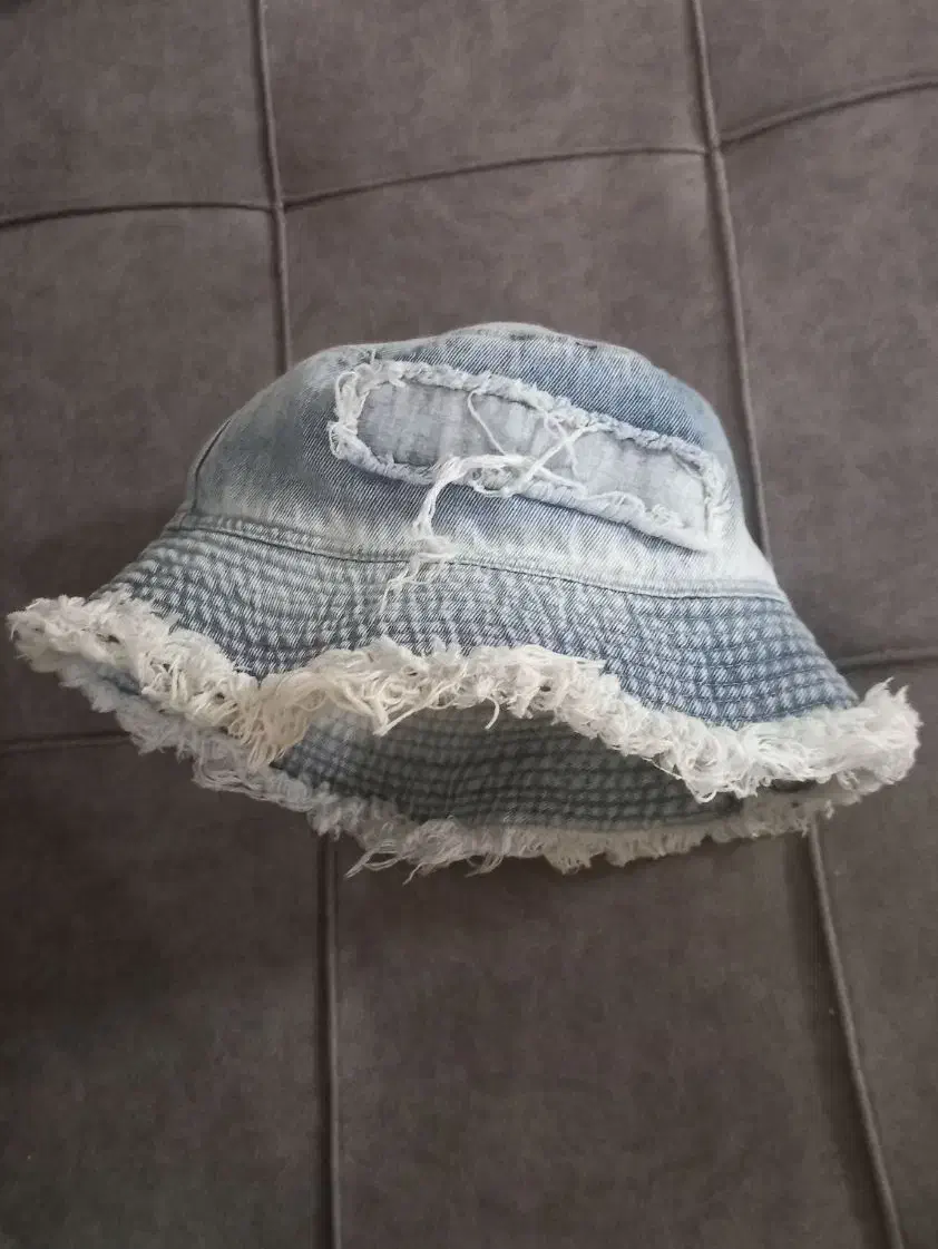 کلاه جین|لباس|شاهرود, |دیوار