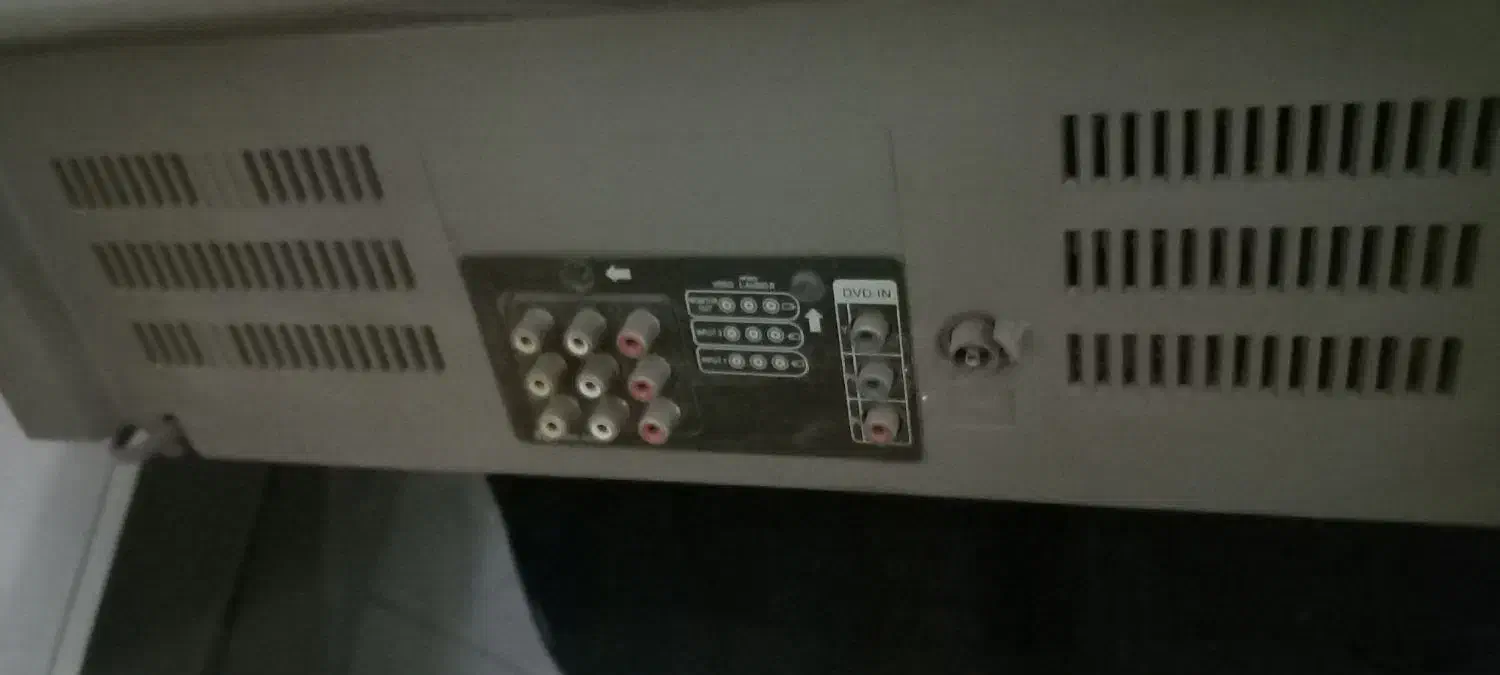 تلویزیون سامسونگ اصلی با میز باهم|تلویزیون و پروژکتور|رامشیر, |دیوار