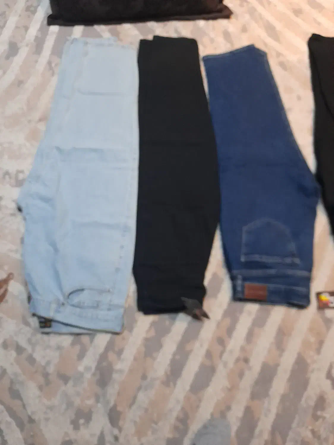 تعداد۳عدد|لباس|مشکین‌دشت, |دیوار