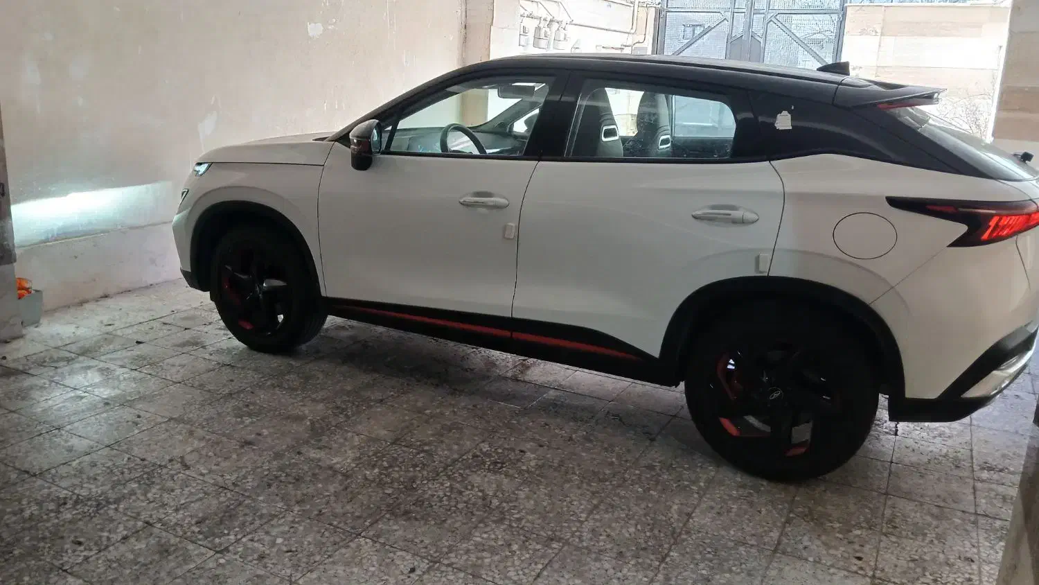 FX سفید|خودرو سواری و وانت|کرج, حیدرآباد|دیوار