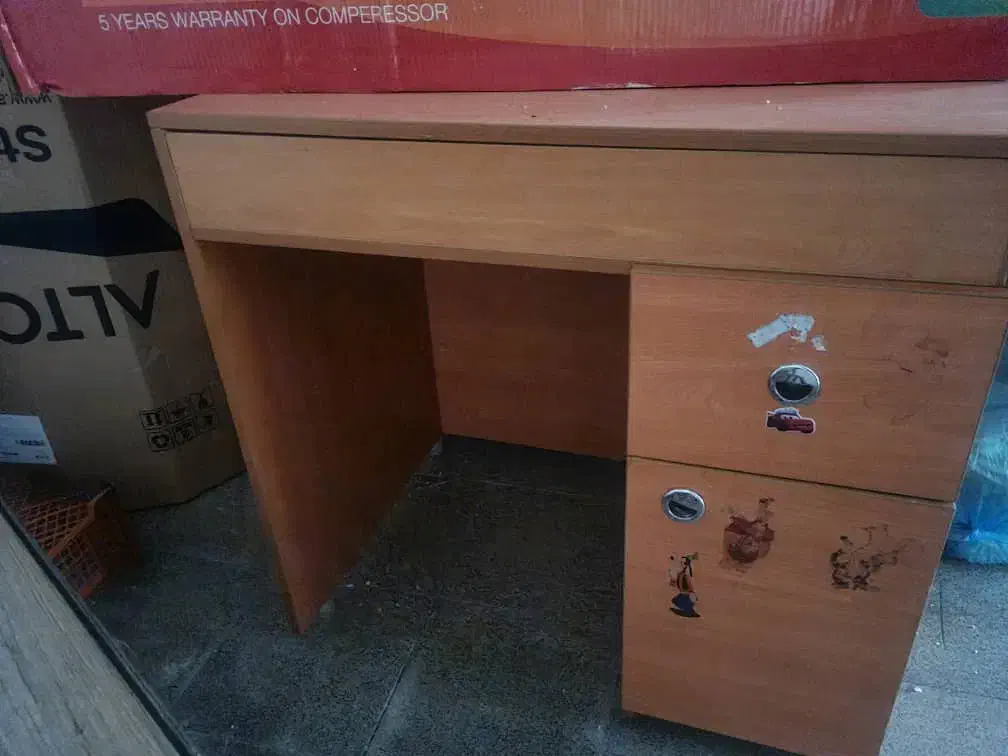 میز تحریر سالم یک در یک|میز تحریر و کامپیوتر|تبریز, |دیوار