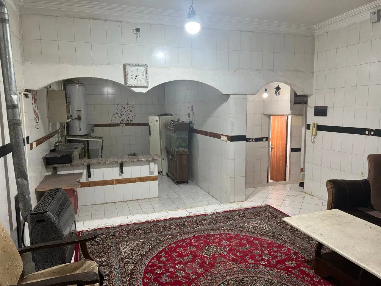 اجاره زیرزمین مبله نعل اسبی مناسب مجرد|اجارهٔ خانه و ویلا|یزد, |دیوار