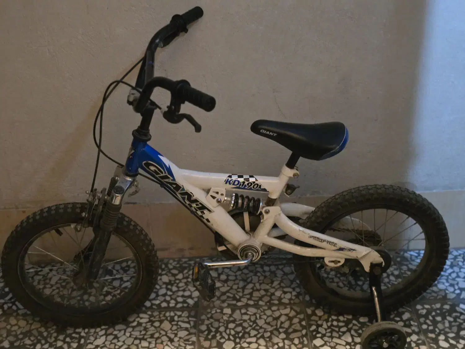دوچرخه جاینت سایز ۱۶ کمک فنردار|دوچرخه، اسکیت، اسکوتر|تهران, نظام‌آباد|دیوار